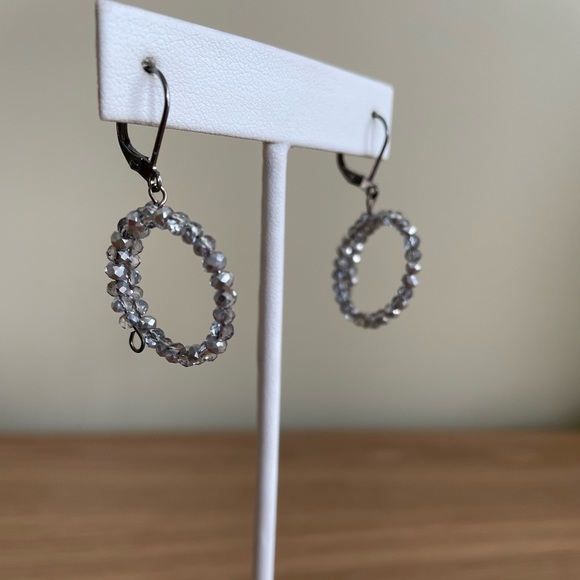 HAND CRAFTED EARRINGS Mirrored Crystal Memory Hoops Gunmetal - Picture 5 of 13